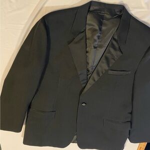 Men's Black Single-Button Satin-Lapel Tuxedo Jacket